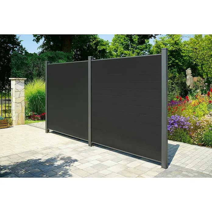 Kovalex Sichtschutzelement Premium Startermodul Komplettset - B x H: 180 x 180 cm, Anthrazit - Moderne graue WPC-Sichtschutzelemente mit horizontaler Linienführung und stabilen Metallpfosten, ideal für den Garten und die Terrasse.