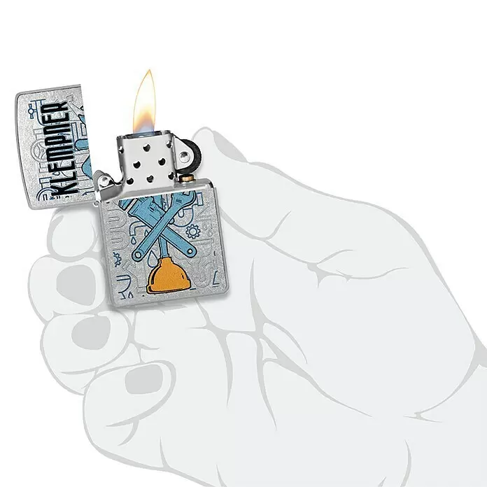 Zippo Sturmfeuerzeug Classic Street Chrome™ - Klempner, Mehrfarbig - Anwendungsbeispiel