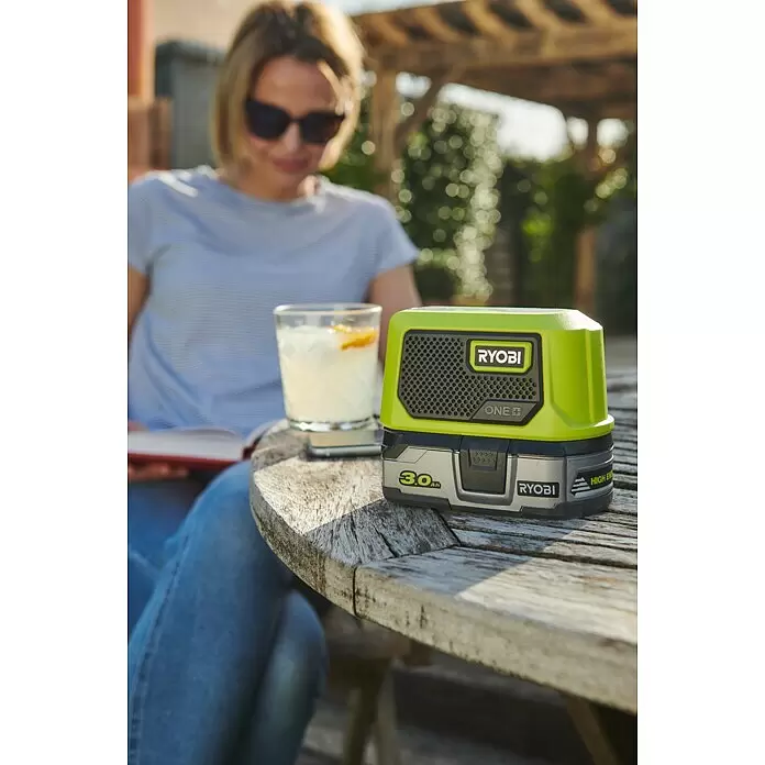 Ryobi ONE+ Akku-Bluetooth-Radio RBTM18-0 - 5 W, Ohne Akku - Anwendungsbeispiel