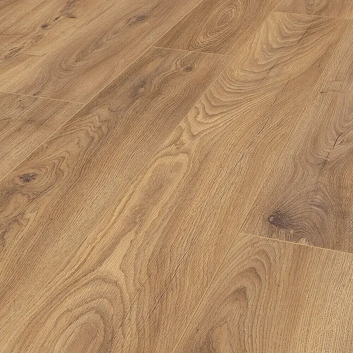 Laminado Roble Firebrand - 1.285 x 192 x 7 mm, Roble Firebrand, AC5 - Primer plano de suelo laminado con textura de veta de madera, que ofrece un aspecto cálido y natural para espacios residenciales.
