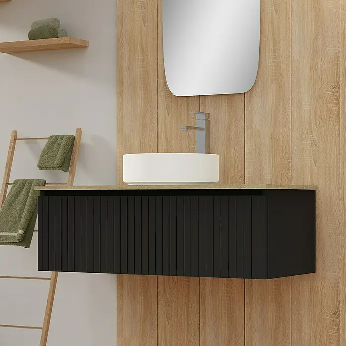 Artysan Conjunto de mueble de baño Yako - Ancho: 100 cm, Negro, 3 pzs. - Primer plano de un baño moderno con un mueble de lavabo negro, un lavabo sobre encimera y un espejo sobre una pared de madera.