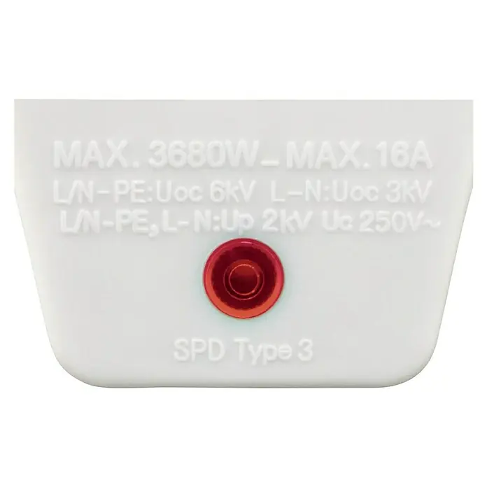 Hama Überspannungsadapter Steckdosenadapter - 250 V - Nahaufnahme eines weißen Überspannungsschutzgeräts (SPD) Typ 3 mit technischen Daten und einer roten LED-Anzeige.