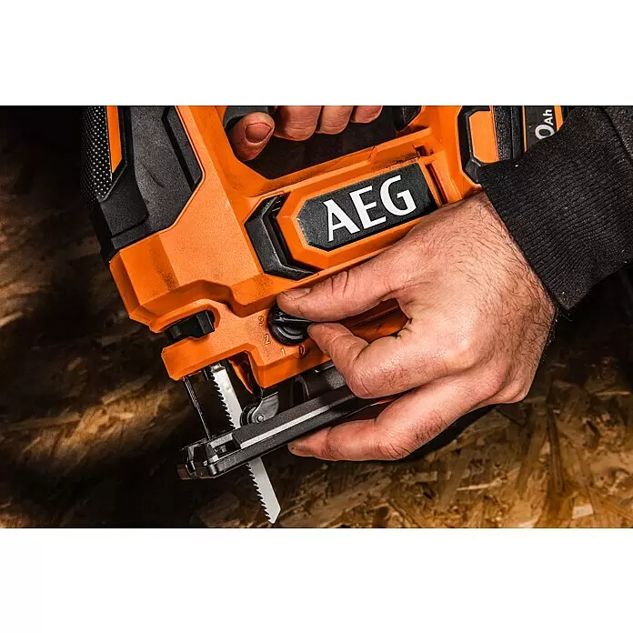 AEG Pro 18V Akku-Stichsäge BST 18X2 - 18 V, Ohne Akku, Leerlaufhubzahl: 0 /min - 3.000 /min - Detailaufnahme