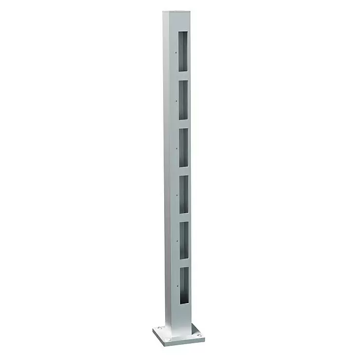 Recal Zaunpfosten Karlsdal - Höhe: 107,5 cm, Endpfosten links, Natur eloxiert, Aluminium - Diagonale Ansicht