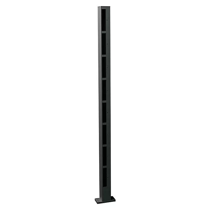 Recal Zaunpfosten Karlsdal - Höhe: 141 cm, Endpfosten rechts, Mattschwarz RAL9005, Aluminium - Hoher dunkelgrauer Metallsäule mit mehreren vertikalen Aussparungen und kleinen Befestigungslöchern, auf flachem Sockel.