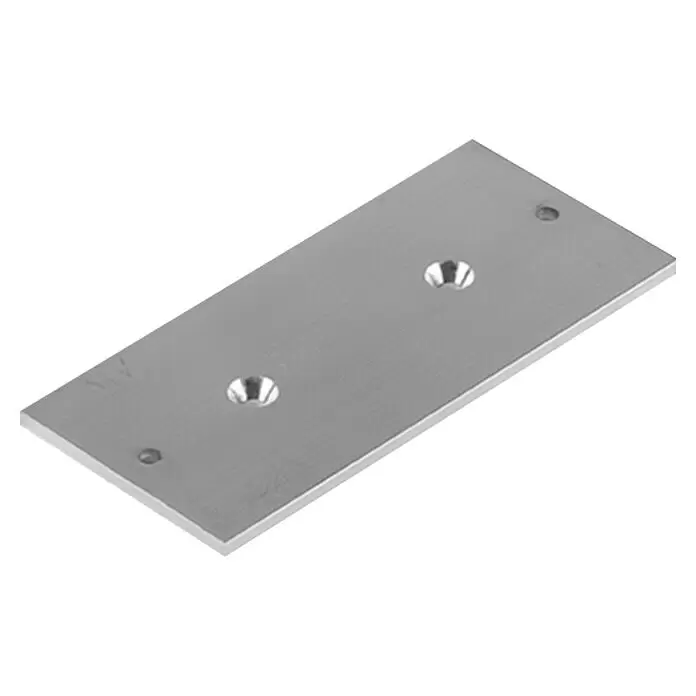 Recal Flechtzaunhalter - Passend für: Recal Zaunpfosten - Rechteckige Platte aus gebürstetem Metall mit zwei Senkkopf-Schraubenlöchern und zwei kleineren Befestigungslöchern.