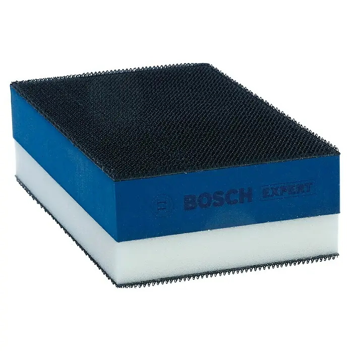 Bosch Expert Schleifblock Dual Density Set M480 - Maße Handschleifer: 80 x 133 mm - Nahaufnahme eines Bosch Expert Schleifschwamm mit schwarzer Schleiffläche, blauem Mittelteil und weißem Schwamm.