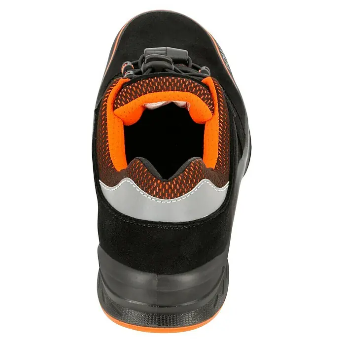 Sicherheitshalbschuh Tony - 42, Schutzklasse nach EN ISO 20345: S1P, Schwarz, Orange - Nahaufnahme der Rückseite eines schwarzen Arbeitsschuhs mit orangefarbenem Detail und reflektierenden Akzenten.