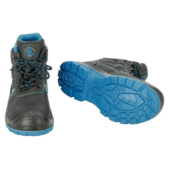 Sicherheitshalbschuh Sam - Schuhgröße: 45, S3 - Abgebildet sind die Power Safe Arbeitsstiefel. Das Modell ist schwarz mit blauen Akzenten und Schnürsenkeln.