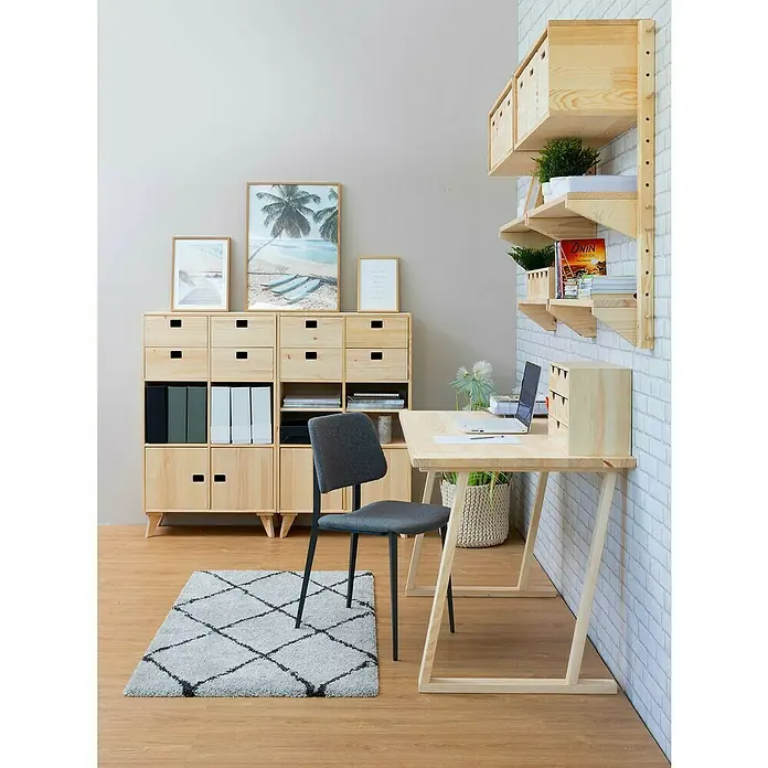 Astigarraga Pata para muebles Bok - L x An x Al: 5,8 x 64 x 75 cm, Natural, 4 posiciones - Escritorio y estantería de pino con silla gris y portátil, ideales para crear un espacio de trabajo organizado.