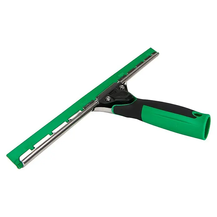 Unger ErgoTec Glasreinigungs-Set 3in1 Advanced Kit - 3 -tlg. - Ein grüner Fensterabzieher mit schwarzem Griff. Das Gerät ist für die Reinigung von Fenstern oder Glasflächen konzipiert und verfügt über eine Gummilippe.