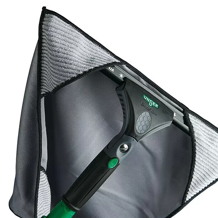 Unger ErgoTec Glasreinigungs-Set Ninja 4in1 Advanced Kid - 4 -tlg. - Grauer und schwarzer Unger Fensterabzieher mit grünem Griffdetail und grauem Mikrofaserbezug für die professionelle Fensterreinigung.