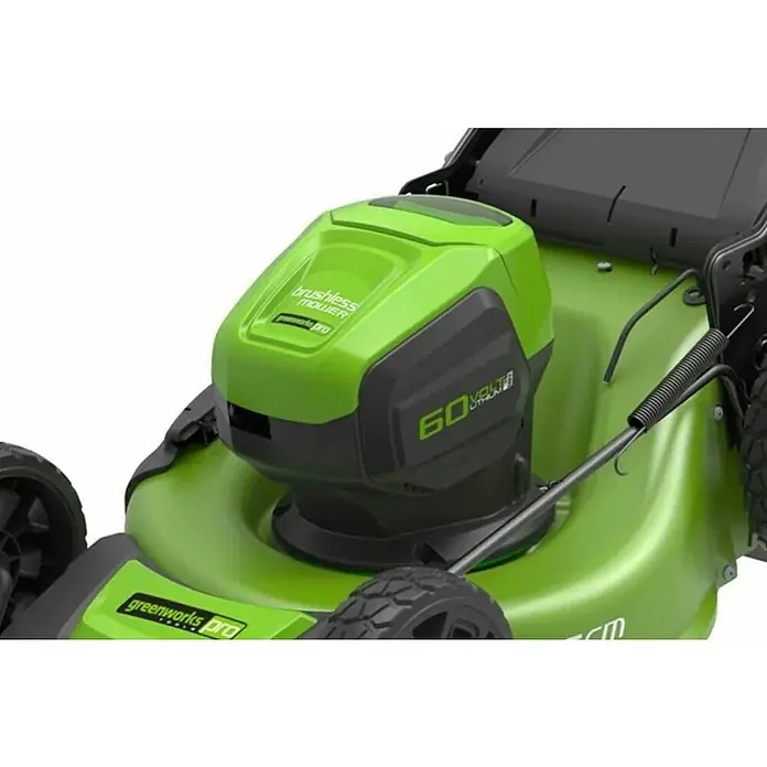 Greenworks 60V Akkusystem Akku-Rasenmäher GD60LM46SP - 60 V, 1 Akku, 4 Ah, Schnittbreite: 46 cm - Nahaufnahme eines Greenworks Pro Akku-Rasenmähers mit bürstenlosem Motor und 60 Volt Lithium-Ionen-Akku für effizientes Rasenmähen.
