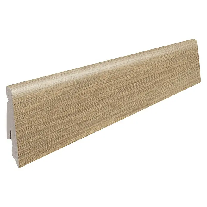 Living by Haro Sockelleiste Eiche Calabria - 220 cm x 19 mm x 58 mm, MDF - Ein Sockelleistenprofil in heller Holzoptik, ideal für den Übergang zwischen Wand und Boden, mit Nut für Kabel oder zur Befestigung.