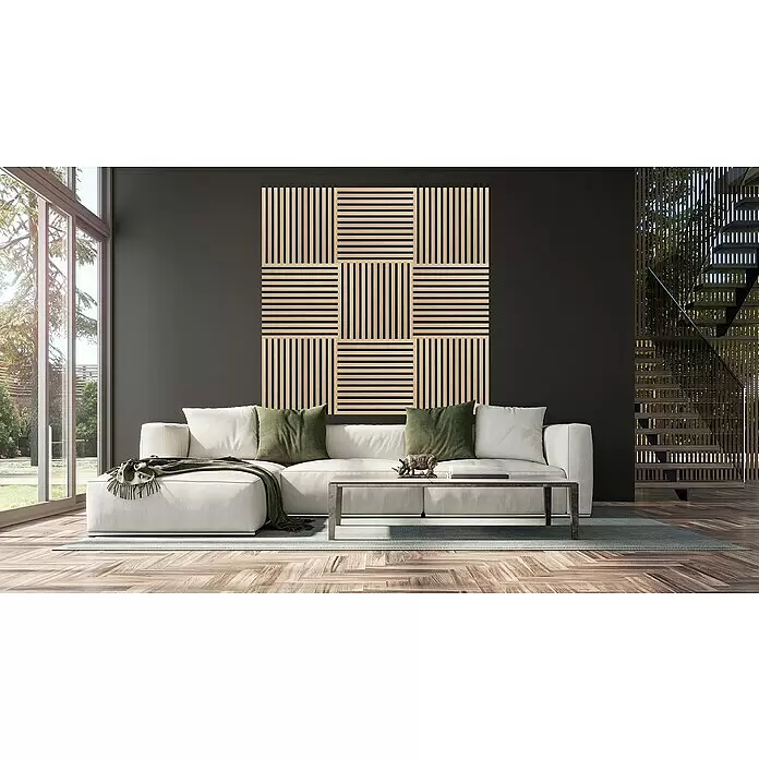 FibroTech Akustikpaneel SQUARE - Ash, 520 x 520 x 22 mm - Akustikplatten aus Naturholz in geometrischem Muster an einer Wand in einem modernen Wohnraum.