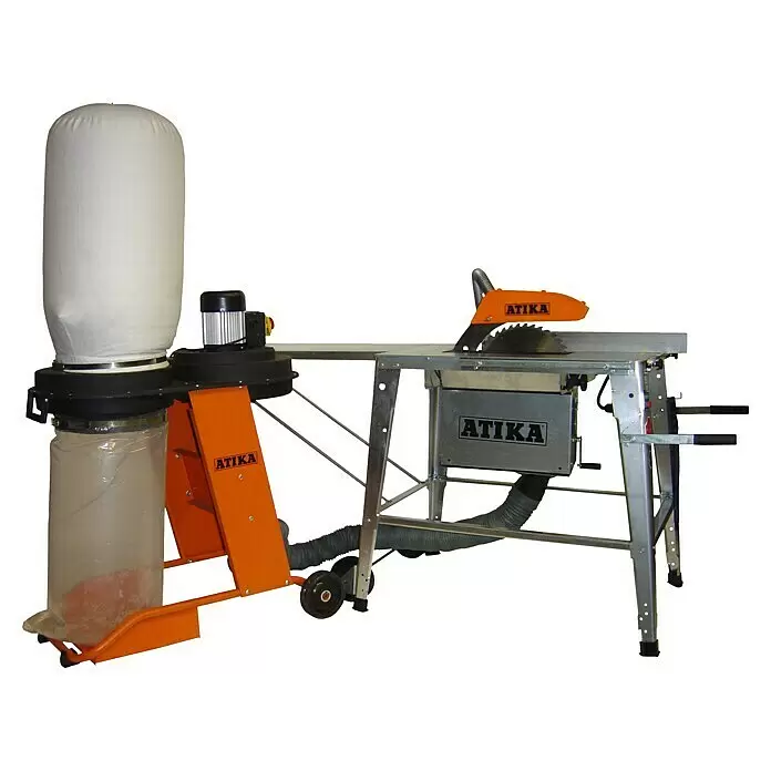 Atika Absauganlage ABS 2000 - 1.150 m³/h, 550 W - Eine orange-silberne Tischkreissäge mit integriertem Absauger, weißem Stofffilterbeutel und transparentem Sammelbeutel.