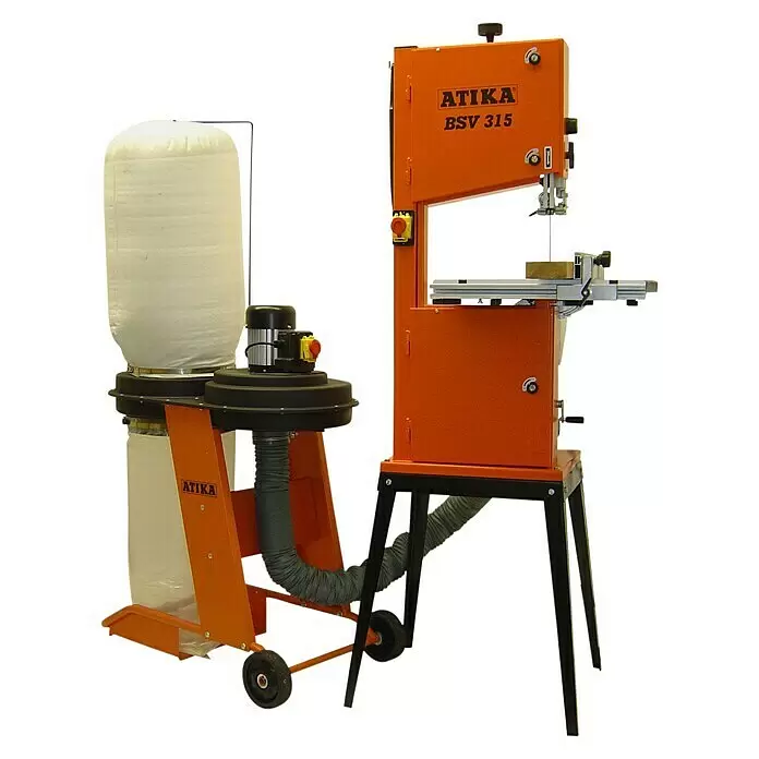 Atika Absauganlage ABS 2000 - 1.150 m³/h, 550 W - Orangefarbene ATIKA BSV 315 Bandsäge mit passendem orangefarbenem ATIKA Absauggerät, verbunden durch einen Schlauch.