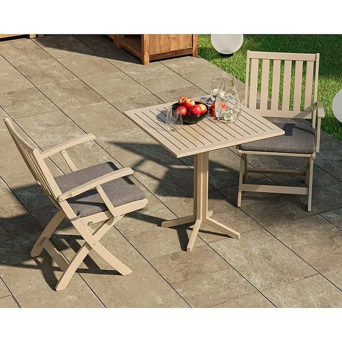 swingcolor Mix Buntlack Kunstharz für Außen zum Mischen lassen - Basismischfarbe 1, Seidenmatt, 750 ml, Lösemittelbasiert - Gartenset mit quadratischem Tisch und zwei Stühlen mit grauen Kissen, ideal für entspannte Stunden im Freien.