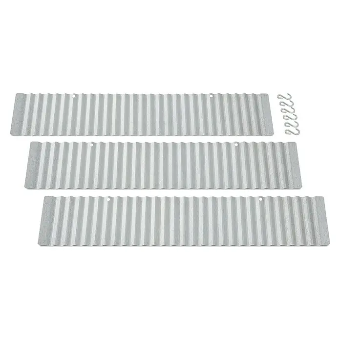 Paravientos Paellero - Acero, Específico para: Paellas - Esta foto muestra tres filtros blancos acanalados acompañados de un juego de ganchos en forma de S plateados.