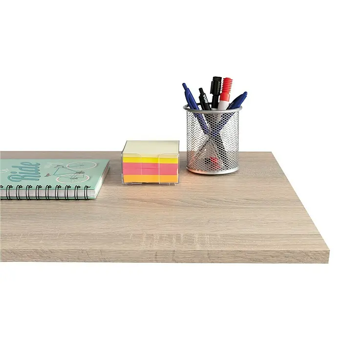 Regalboden - Eiche Sonoma, 80 x 20 x 1,6 cm - Schreibtisch mit Notizblock, Haftnotizen und einem Stiftehalter mit Stiften. Die Utensilien sind ordentlich auf der Oberfläche platziert.