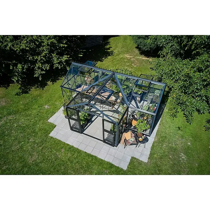 Juliana Gewächshaus Orangerie - Außenmaß inkl. Dachüberstand (B x T): 583 x 439 cm, Material Seitenwand: Glas, 3 mm, Anthrazit/Schwarz - Das geräumige Gewächshaus mit Glas bietet viel Platz für Pflanzen und Entspannung auf der Terrasse.