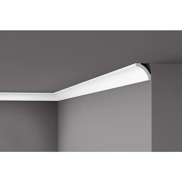 Nmc Decoflair Zierprofil Deckenleiste B5 - 2 m x 50 mm x 50 mm, Extrudiertes Polystyrol (XPS) - Detailaufnahme einer weißen Zierleiste an der Decke, die Eleganz und Stil in den Raum bringt.
