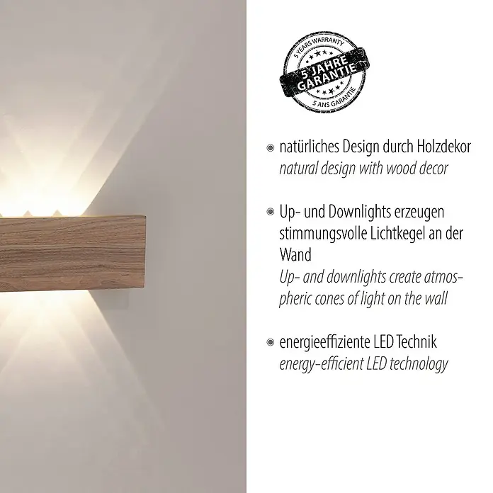Paul Neuhaus Wandleuchte PALMA - 6,5 W, L x B x H: 32 x 6 x 12 cm, Holz, Sonstige - Produktbild: Eine hölzerne Wandleuchte, die warmes Licht abstrahlt, mit dem Hinweis auf 5 Jahre Garantie.