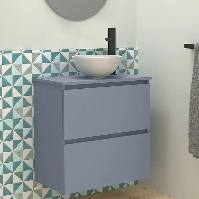 Artysan Conjunto de mueble de baño Nuca - Ancho: 60 cm, Azul, 3 pzs. - Un moderno mueble de baño gris con dos cajones y un lavabo sobre encimera. El mueble ofrece soluciones de almacenamiento con estilo.