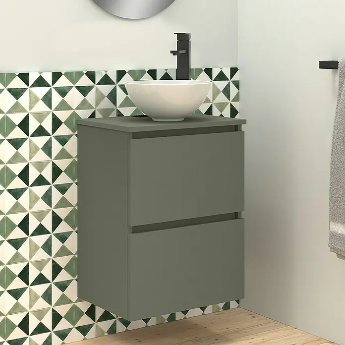 Artysan Conjunto de mueble de baño Nuca - Ancho: 45 cm, Verde Musgo, 3 pzs. - Elegante mueble de lavabo en verde oliva con lavabo sobre encimera y grifo negro para un diseño moderno.