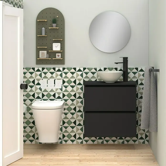 Artysan Conjunto de mueble de baño Nuca - Ancho: 60 cm, Negro, 3 pzs. - Baño moderno con un elegante mueble de lavabo negro, espejo redondo y pared decorativa verde, que crea un ambiente fresco y contemporáneo.