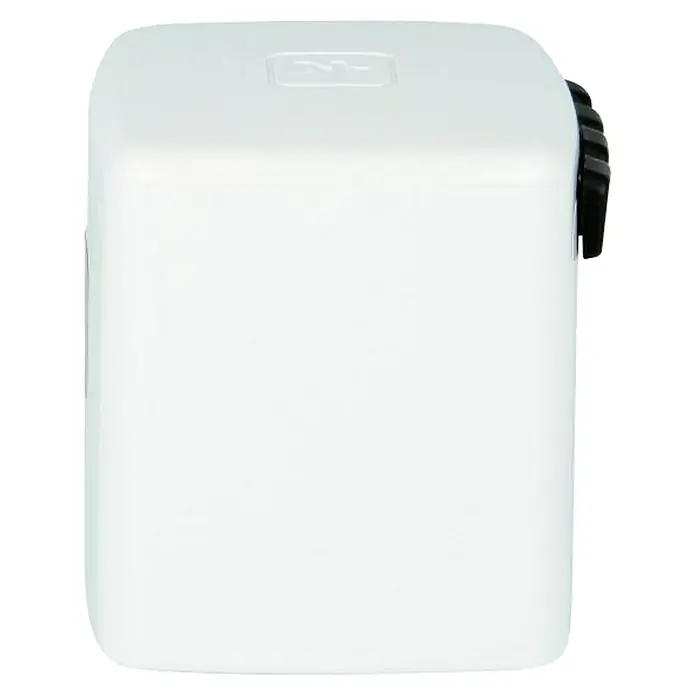 Skross Reiseadapter World USB Charger - Netzsteckertyp Reiseadapter: Typ A (NEMA-1), Weiß - Weiße Nespresso Kaffeemaschine mit einem schwarzen Drehknopf für eine benutzerfreundliche Bedienung zur einfachen Zubereitung eines Kaffees.