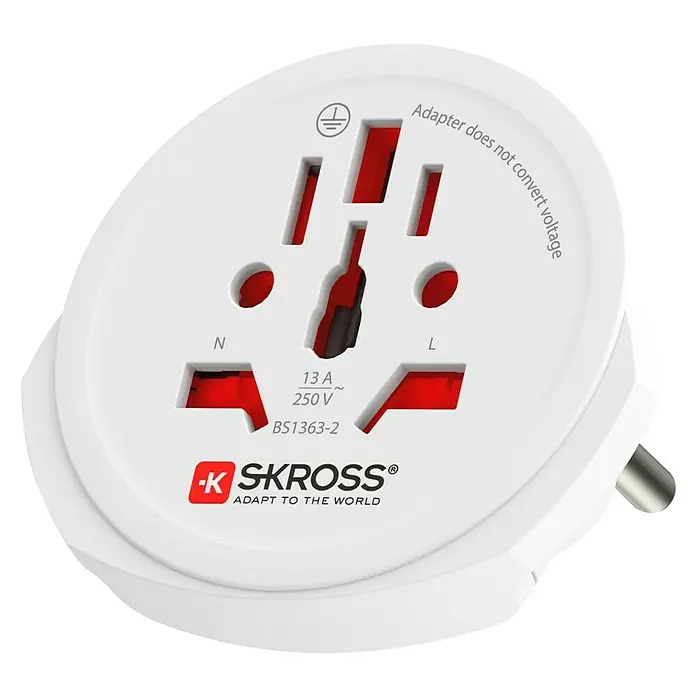 Skross Reiseadapter PRO – World - Weiß - Ein weißer SKROSS-Reiseadapter, der universell einsetzbar ist und sich durch sein kompaktes Design auszeichnet.