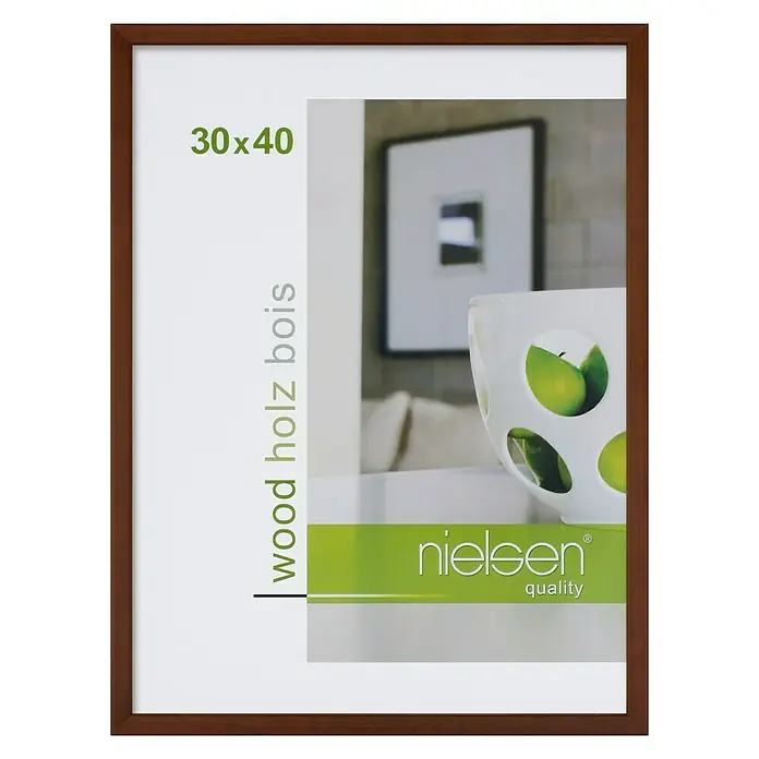 Nielsen Holzrahmen Zoom - 30 x 40 cm, Walnuss - Holzbilderrahmen Nielsen in Braun, Format 30x40 cm, für stilvolle Wanddekorationen.