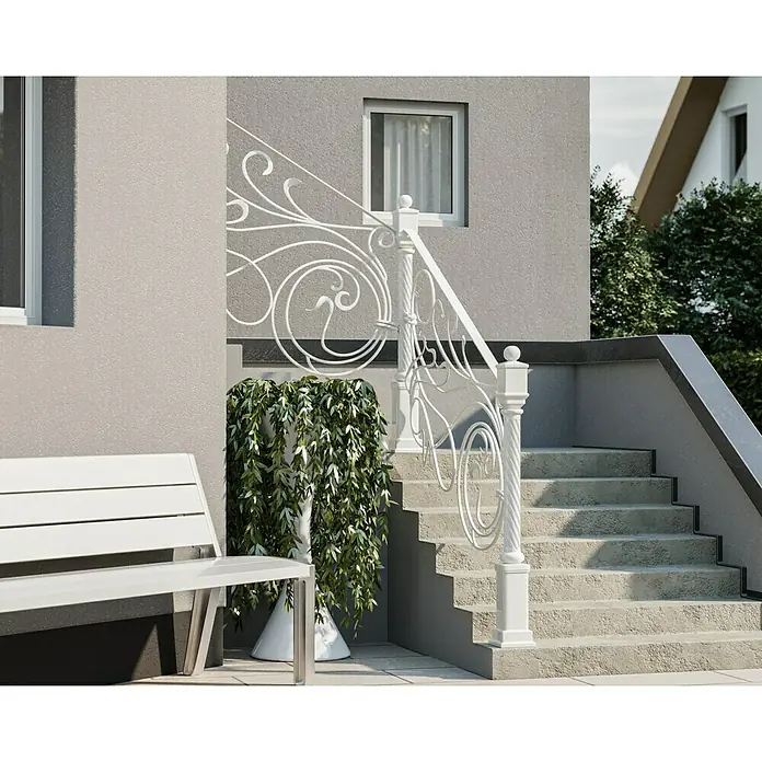 swingcolor Buntlack Kunstharz für Außen - Altweiß, Hochglänzend, 750 ml, Lösemittelbasiert - Elegantes Treppengeländer aus weißem Metall mit verschnörkelten Verzierungen und passender Bank für den Außenbereich, einladend und stilvoll.