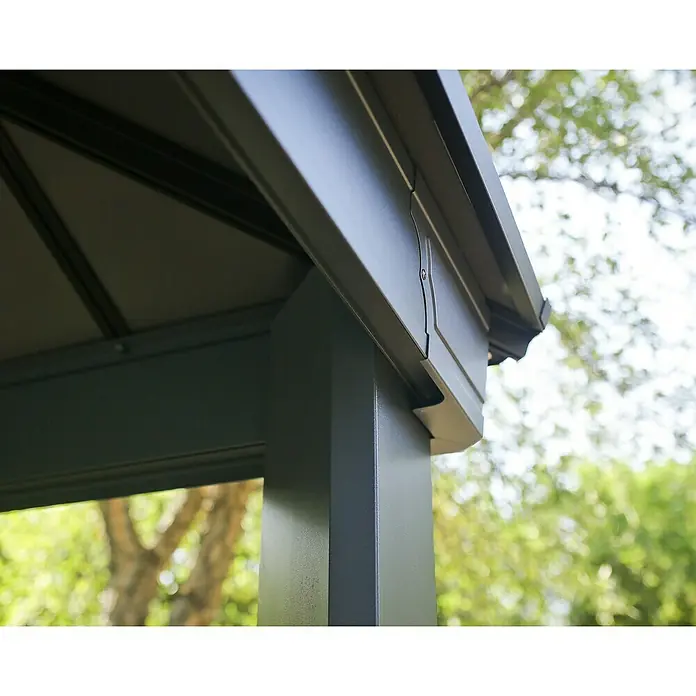 Palram – Canopia Standard-Pavillon Dallas - B x T: 425 x 611 cm, Material Gestell: Aluminium, Anthrazit - Detailansicht eines Pavillons mit Fokus auf Säule, Dach und Regenrinne. Die Konstruktion ist robust und wetterfest.