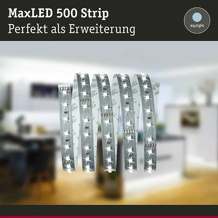 Paulmann MaxLED 500 LED-Band unbeschichtet - Länge: 1 m, Lichtfarbe: Tageslichtweiß, 6 W, 550 lm, Unbeschichtet - Produktbild eines MaxLED 500 Strips, ideal als Erweiterung, mit Tageslicht-Option, präsentiert vor verschwommenem Hintergrund.