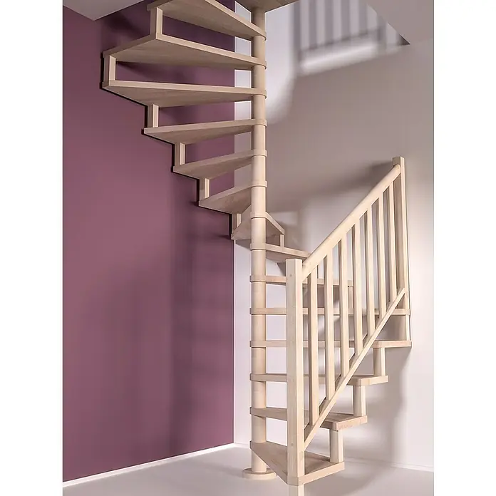 Sogem Escalera de caracol Square Luxe - Diámetro: 120 cm, Color peldaños: Haya, Altura de planta: 300 cm, Con barandilla - Una escalera de caracol de madera contra una pared de color, que ofrece una solución elegante y ahorra espacio para tu hogar.