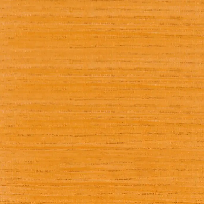 Bondex Holzlasur Wetterschutz-Lasur - Eiche Hell, 2,5 l, Seidenglänzend - Detailaufnahme einer Oberfläche aus goldbraunem Holz mit feiner Maserung, ideal für Möbeldesign oder Texturen.