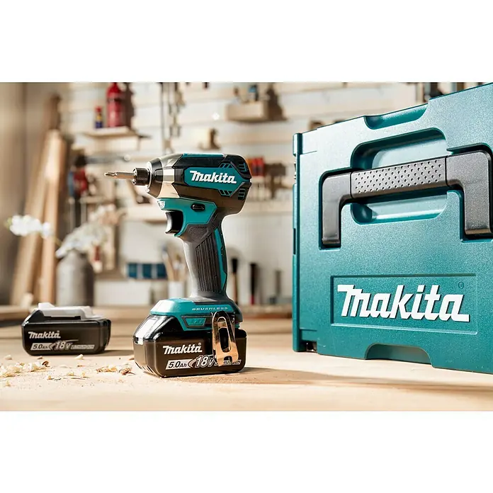 Makita LXT 18V Akku-Schlagschrauber DTD153RTJ - 18 V, 2 Akkus, 5 Ah, 170 Nm - Makita Akku-Schlagschrauber mit 18V Akku und Werkzeugkoffer, ideal für Heimwerker und Profis. Robust und leistungsstark für vielfältige Anwendungen.