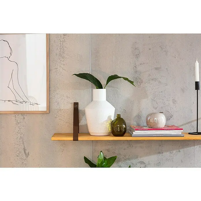VaseØ x H: 14 x 22 cm, Keramik, Weiß - Eine Wandregal-Szene mit einer schlichten Zeichnung im Rahmen, einer weißen Vase, einer grünen Flasche, Büchern und einer Kerze, die eine gemütliche Atmosphäre schaffen.