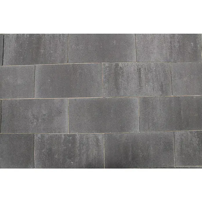 EHL Terrassenplatte Grande - 80 x 40 x 5 cm, Nero, Beton - Nahaufnahme von grauen Pflastersteinen, die ein regelmäßiges Muster bilden und sich ideal für Außenbereiche eignen. Die Steine bieten eine robuste Oberfläche.