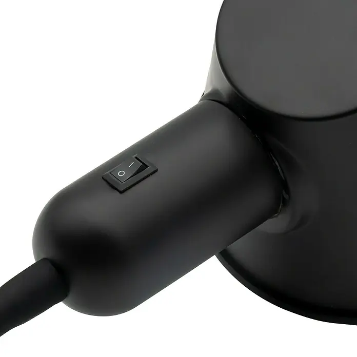 Briloner Tischleuchte BRELLO - 10 W, L x B x H: 23 x 15 x 65 cm, Schwarz, E27 - Nahaufnahme einer eleganten, mattschwarzen Schreibtischlampe mit einem markanten Schalter, der Design und Funktionalität vereint.