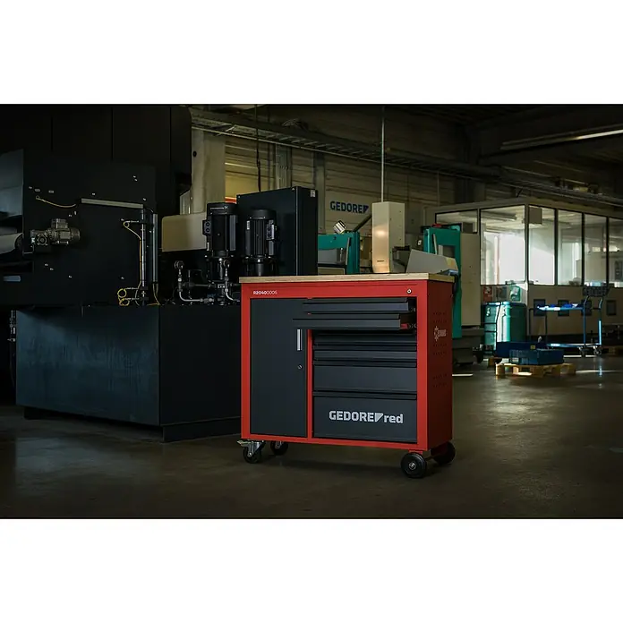 Gedore red Werkstattwagen Mechanic Plus - Ohne Werkzeug, Anzahl Schubladen: 6 Stk., Anzahl Fächer: 1 Stk. - Werkstattwagen von GEDORE red mit Holzplatte, Schubladen und Tür, ideal für Werkstatt und Montage. Praktisch und robust.