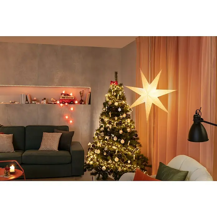 Tween Light LED-Band - Länge: 3 m, Lichtfarbe: RGB, 12 W - Festlich dekoriertes Wohnzimmer mit Weihnachtsbaum, leuchtendem Stern und gemütlicher Atmosphäre für die Feiertage.