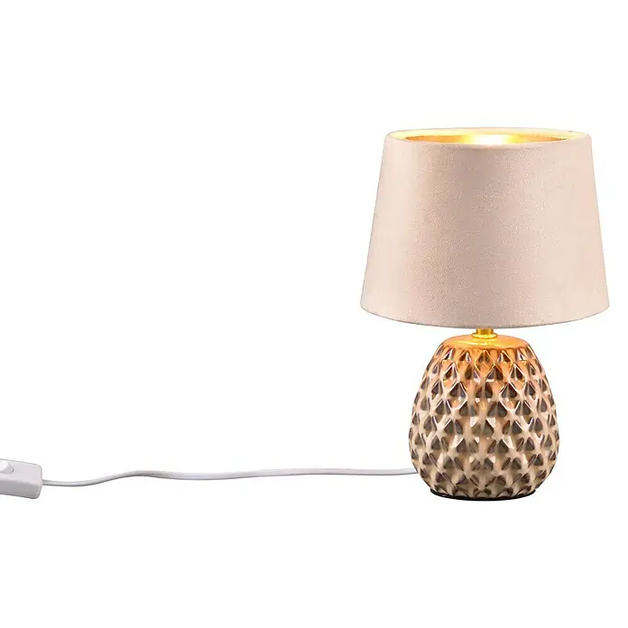 Reality Leuchten Tischleuchte rund ARIANA - 40 W, Ø x H: 18 x 27 cm, Beige, E14 - Elegante Tischlampe mit beigem Lampenschirm und dekorativem, gemustertem Lampenfuß, die warmes Licht verbreitet und eine gemütliche Atmosphäre schafft.