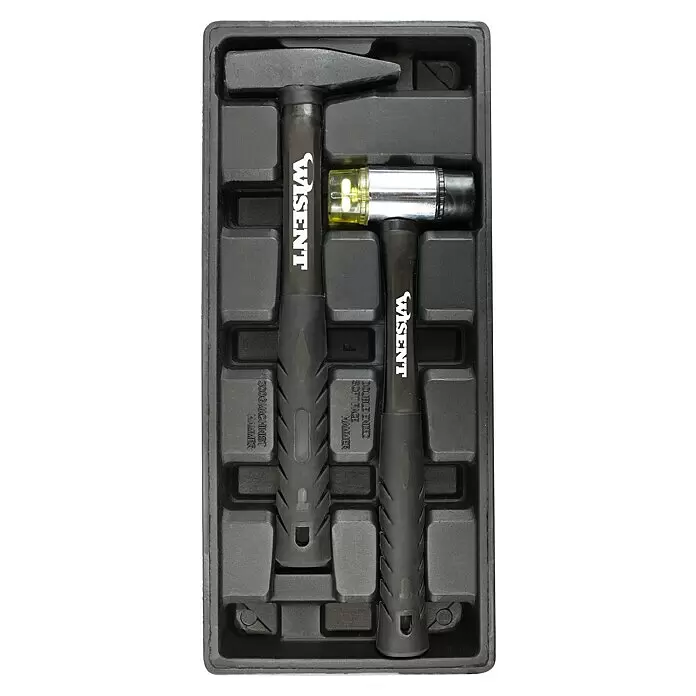 Wisent Carro portaherramientas WW5000 - L x An x Al: 77,5 x 47 x 97,5 cm, Número de cajones: 7 ud., 70 pzs. - Dos martillos Wisent negros, un martillo de maquinista y un martillo de cara blanda de doble punta, están ordenadamente dispuestos en una bandeja de plástico negra.