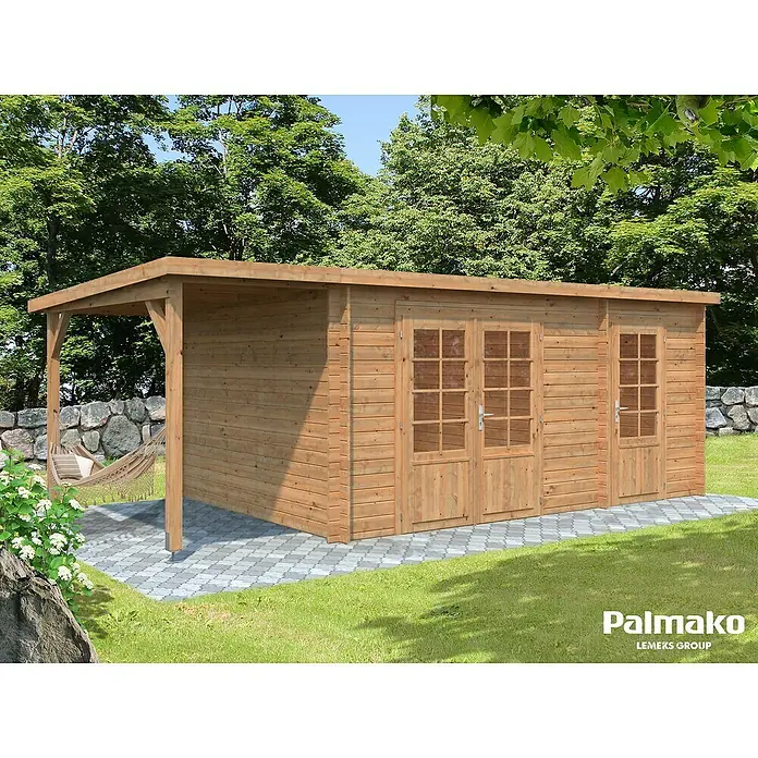 Palmako Gartenhaus Ella - Außenmaß inkl. Dachüberstand (B x T): 614 x 340 cm, 17 m², Holz, Braun - Abbildung eines Palmasko Holzgartenhauses mit Terrasse und Doppeltür. Die Struktur wird von Bäumen und Grün umgeben.