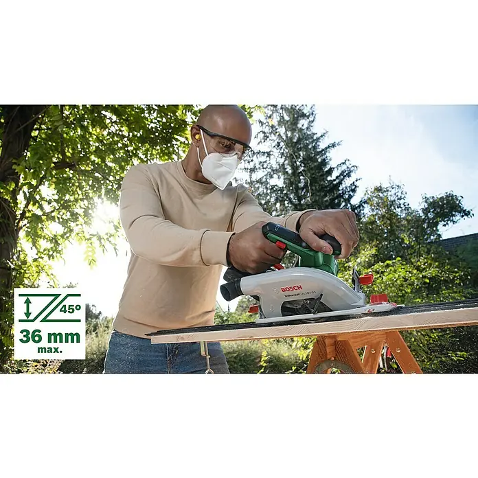 Bosch Power for All 18V Akku-Handkreissäge UniversalCirc 18V-53 - 18 V, 1 Akku, 4.300 U/min, Durchmesser Sägeblatt: 160 mm - Der Bosch UniversalCirc 18V-53 Akku-Handkreissäge im Einsatz beim Holzzuschnitt, für präzise Schnitte in Ihrem Projekt.