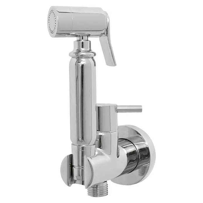 IO Round Grifo monomando de bidé - Cromo - Primer plano de un rociador de bidé cromado brillante con palanca de control lateral y soporte de pared.