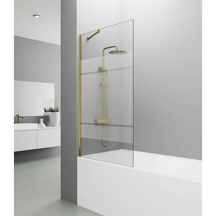 GME Mampara para bañera + brazo Screen - An x Al: 85 x 150 cm, Oro, Vidrio serigrafiado - Bañera moderna con mampara de ducha de cristal y accesorios dorados, creando un ambiente de baño elegante.